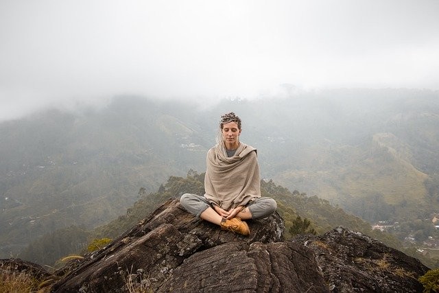 Cómo eliminar la ansiedad con la meditación diaria